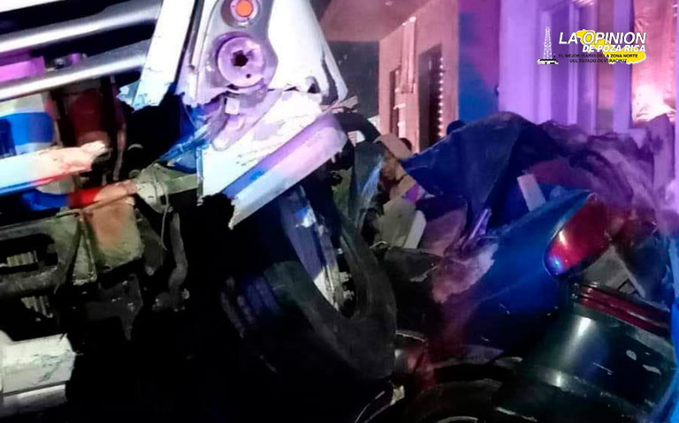 Familia fallece arrollada por autobús