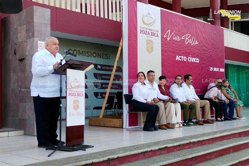 Destaca Remes Garza en acto cívico apoyos en educación