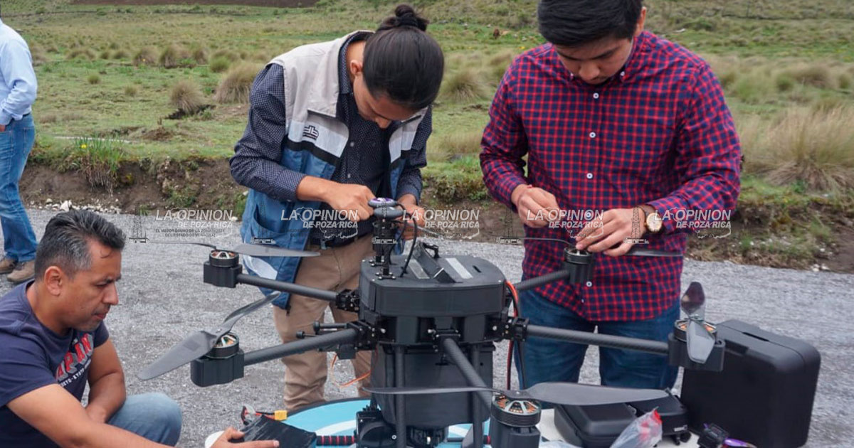 Tecnológicos reforestan con drones