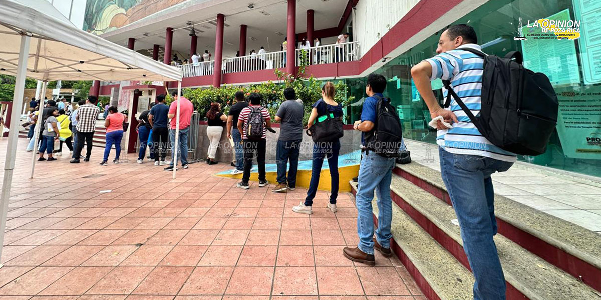 En bola salen a buscar chamba