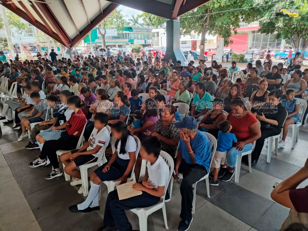 Entregan calzado gratuito del programa “Vive Bien”