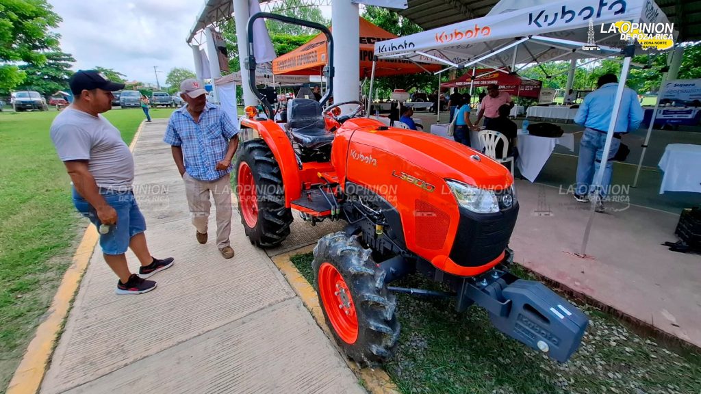 Gris Feria del Crédito Agroalimentario