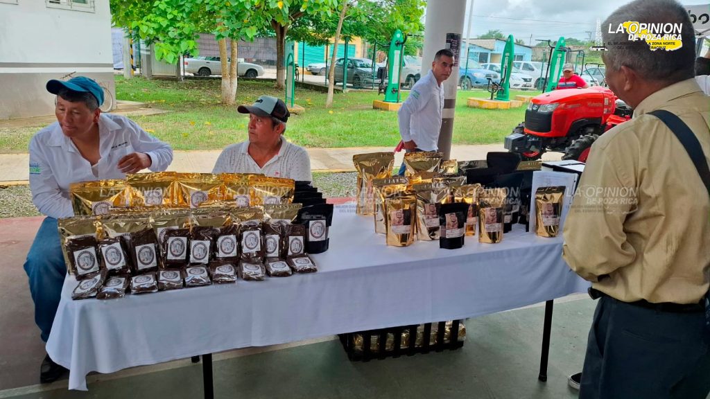 Gris Feria del Crédito Agroalimentario