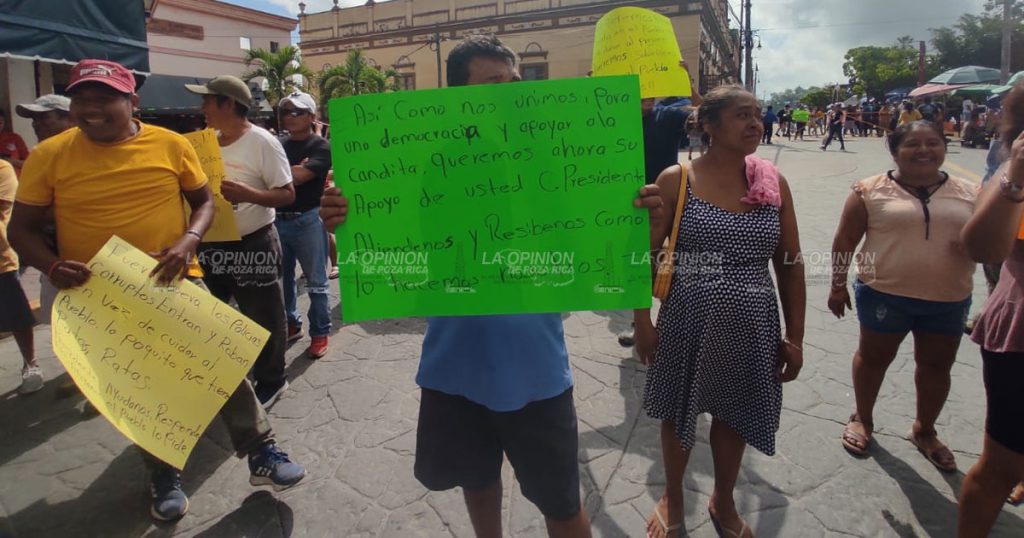 Se manifiestan pobladores de Morgadal