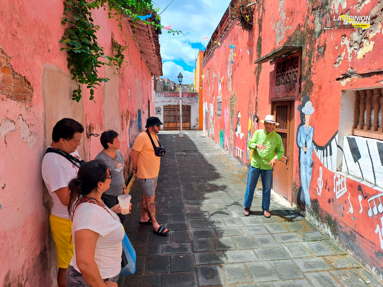 Entregarán a Rocío Nahle proyecto de 80 murales en Callejón de los Espantos en Tlacotalpan