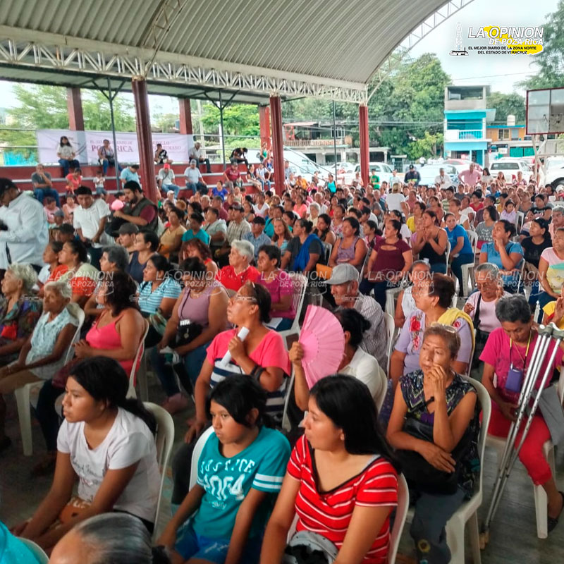 Cerca de medio millar de familias recibieron despensas