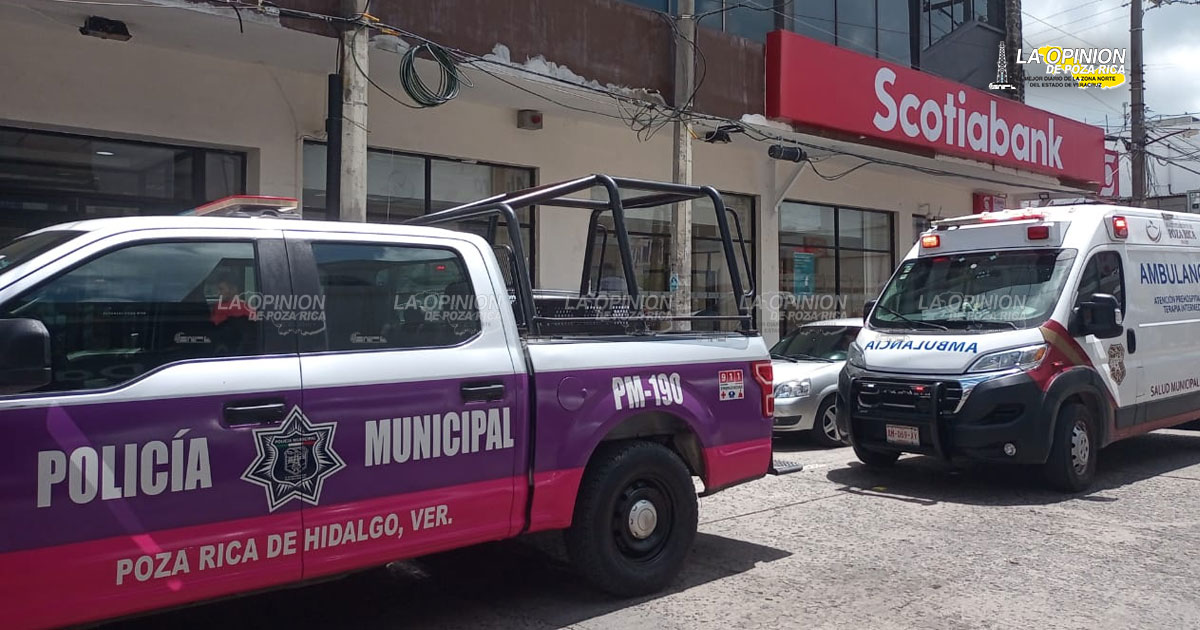 Mujer se desmaya en interior de Scotiabank en la zona centro