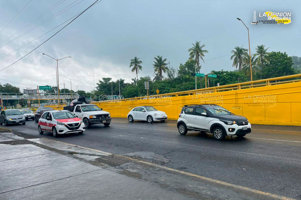 Taxi Impacta a Toyota Yaris en Bulevar Adolfo Ruiz Cortines