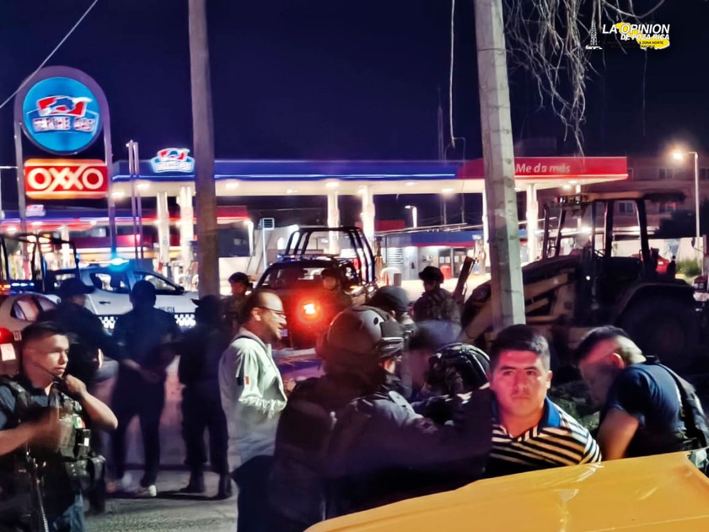 Agentes federales y estatales se jalonean en Poza Rica