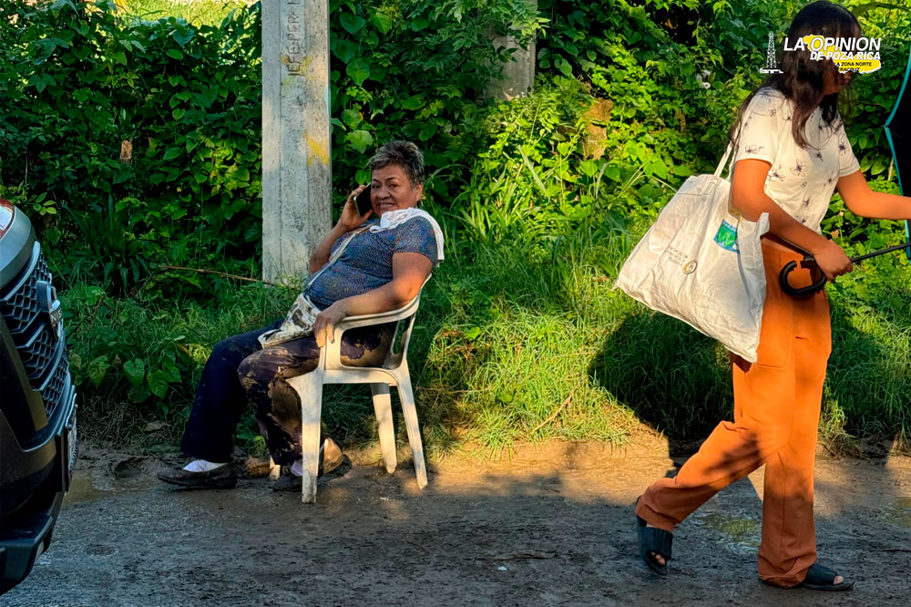 ¡Atropellada por camioneta!