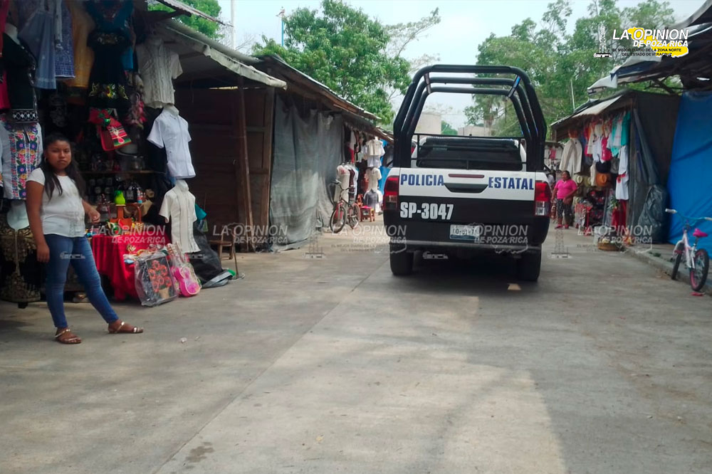 Van por vendedores de bebidas alcohólicas en El Tajín
