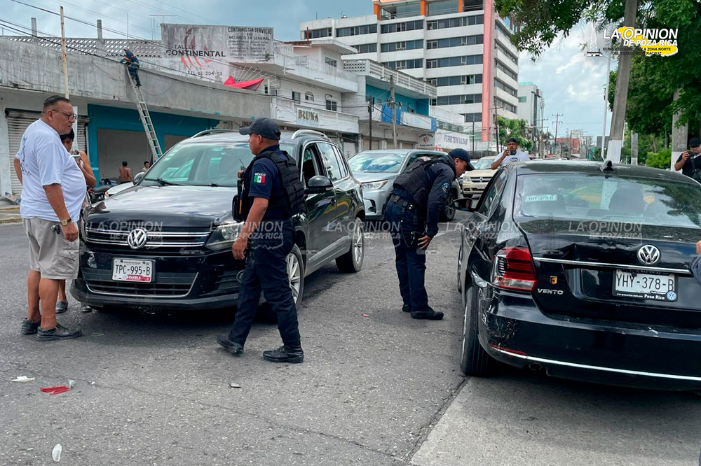 Dos Volkswagen colisionan en el bulevar Ruiz Cortines