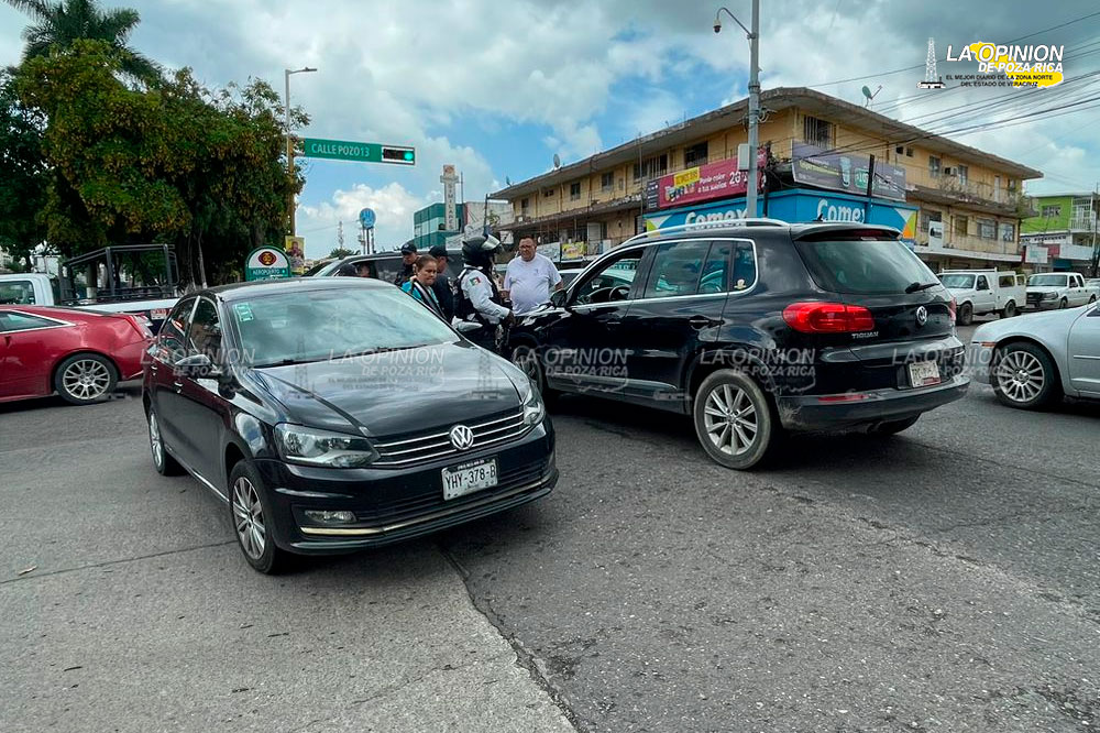 Dos Volkswagen colisionan en el bulevar Ruiz Cortines