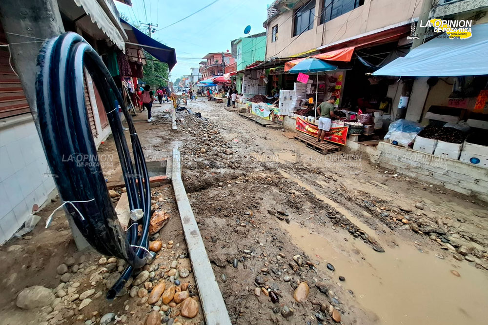 Obra inflada llega a primer cumpleaños