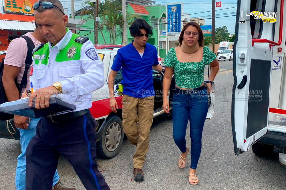 Aparatoso choque deja cinco pasajeros lesionados