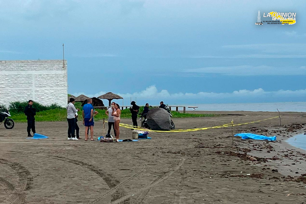 Mujer desiste de hacer yoga y muere ahogada en playa de Boca del Río