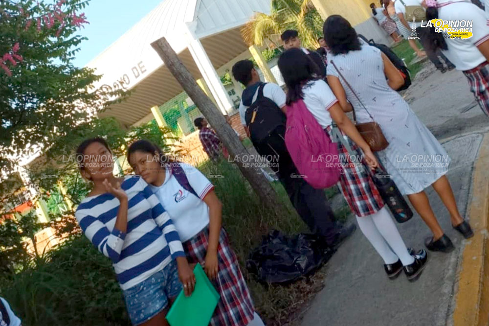 Padres de familia toman TEBAEV