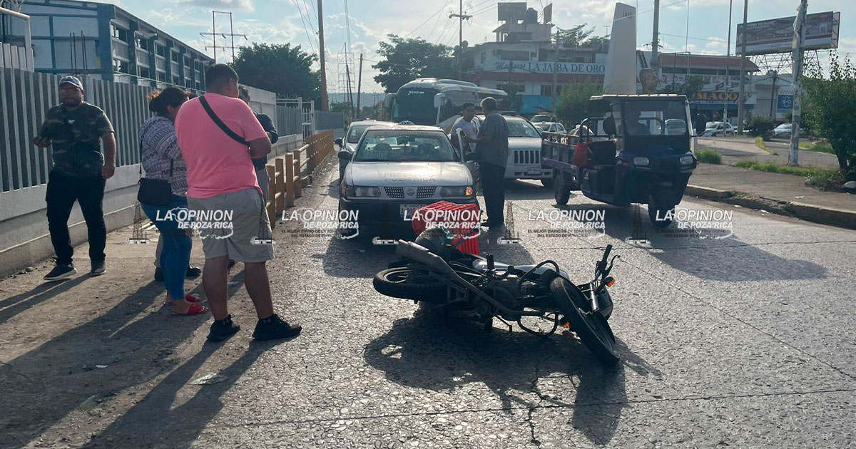 Motociclista se queja de dolor tras colisión
