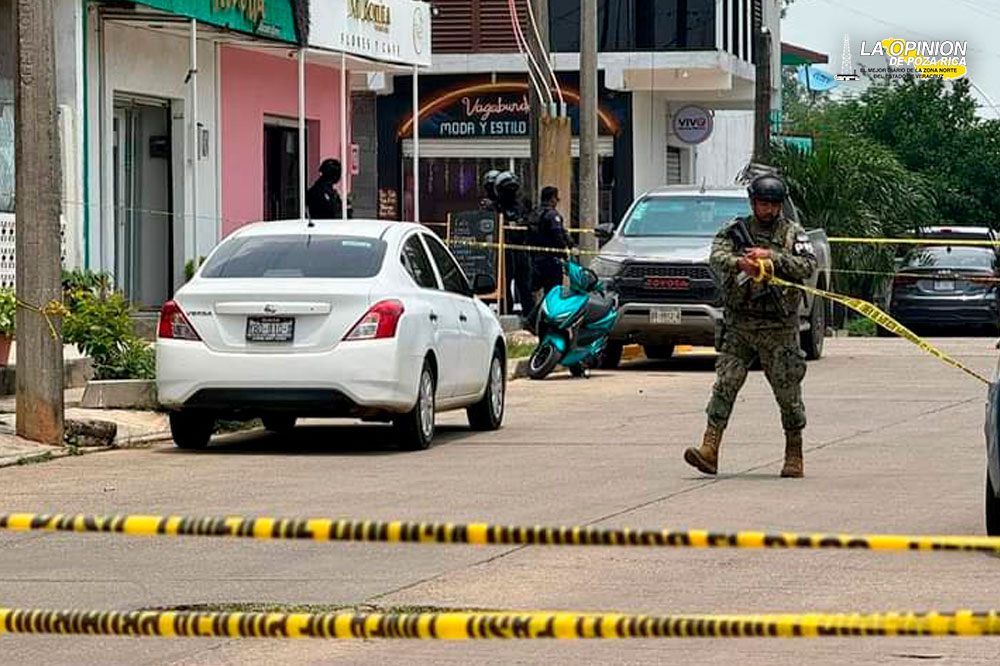 Rafaguean auto de alcaldesa de Acayucan