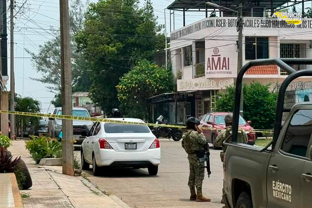 Rafaguean auto de alcaldesa de Acayucan