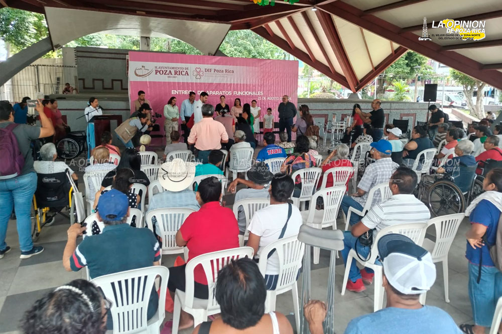 Entregan aparatos funcionales a 41 personas