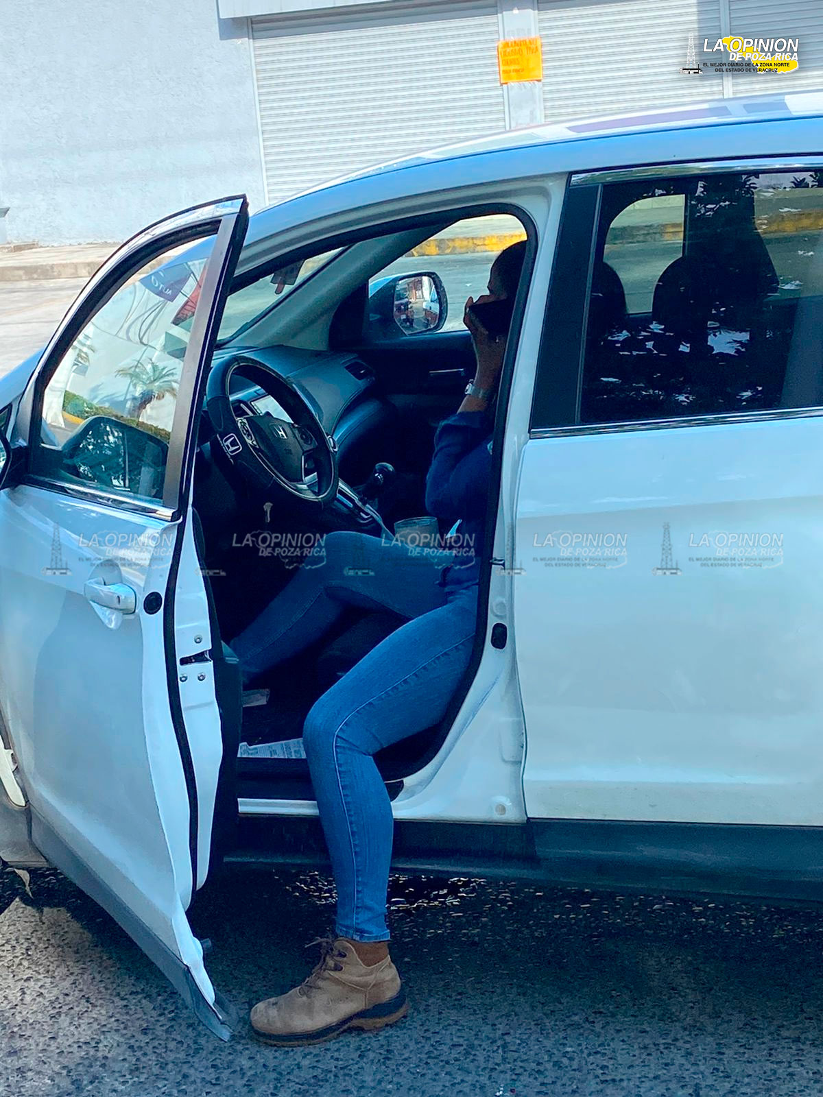 ¡Motociclista voló por el aire!