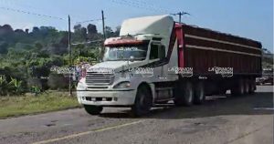 Roban tráiler con 40 toneladas de naranja