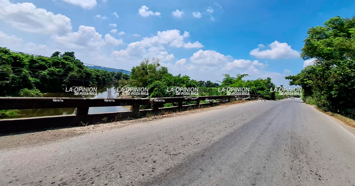 Severos daños en vetusto puente