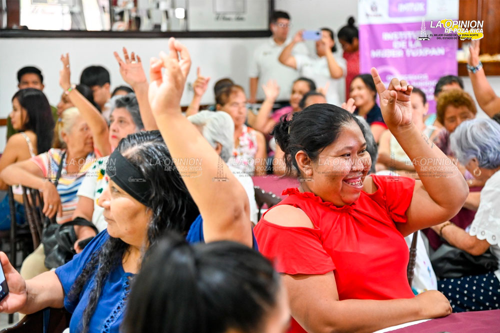 Otorga CEPREVIDE más de dos mil credenciales a mujeres integrantes de Redes MUCPAZ