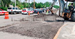 Tapan los molestos baches en diversos sectores de la ciudad Tapan los molestos baches en diversos sectores de la ciudad