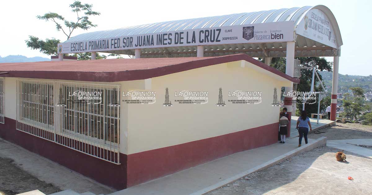 Director sería removido; padres de familia se resisten Director sería removido; padres de familia se resisten