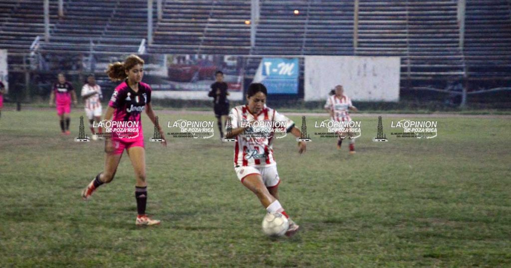 Se juega la final de la máxima categoría del fútbol femenil universitaria “Superación Poza Rica” Se juega la final de la máxima categoría del fútbol femenil universitaria “Superación Poza Rica”