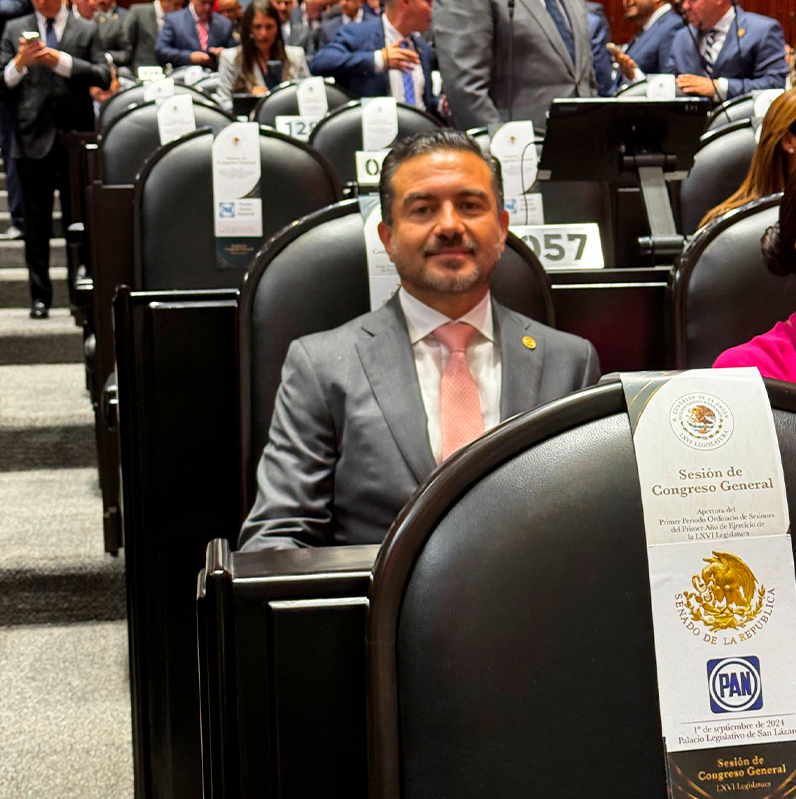 Asiste el Senador Miguel Ángel Yunes Márquez a la Sesión de Congreso General en el Palacio Legislativo de San Lázaro