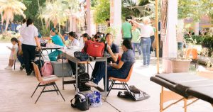 Servicios de salud gratuitos en beneficio de más familias