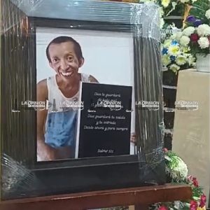 Dan último adiós al popular Kimichi 1ro, Rey del Carnaval