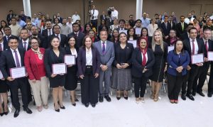 Asiste Nahle a Clausura de Primera Especialidad en Derecho Anticorrupción