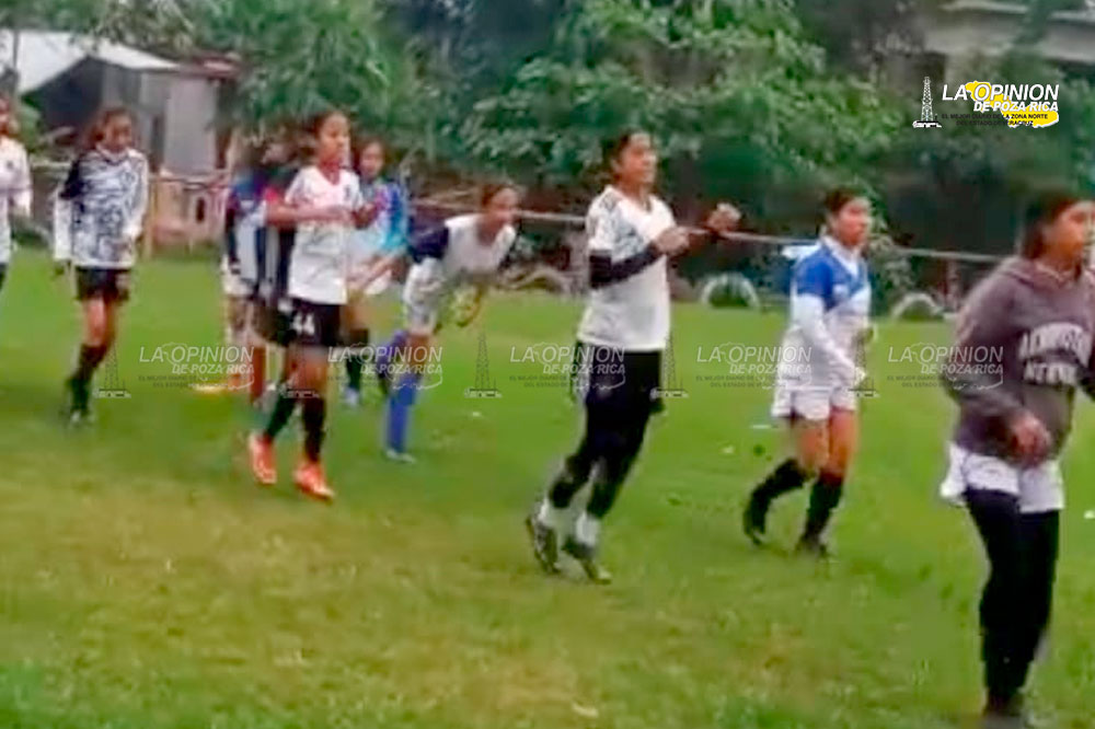 Se citan a jugadoras para selecciones de futbol femenil de Roza Rica, martes y jueves