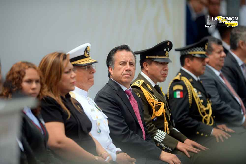 Con respeto y admiración, rinde Veracruz homenaje a los Niños Héroes