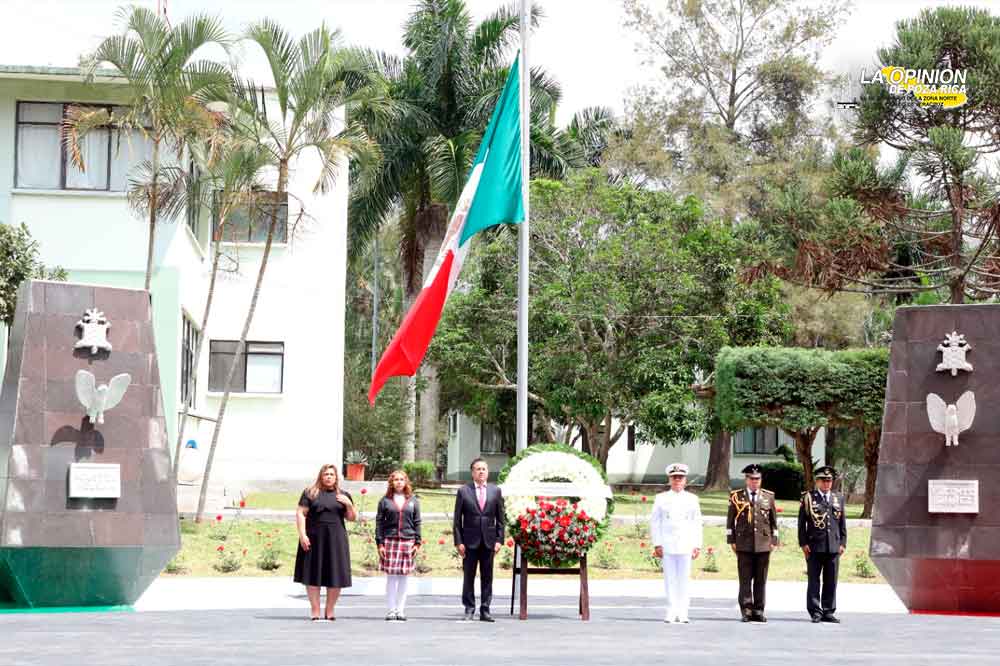 Con respeto y admiración, rinde Veracruz homenaje a los Niños Héroes
