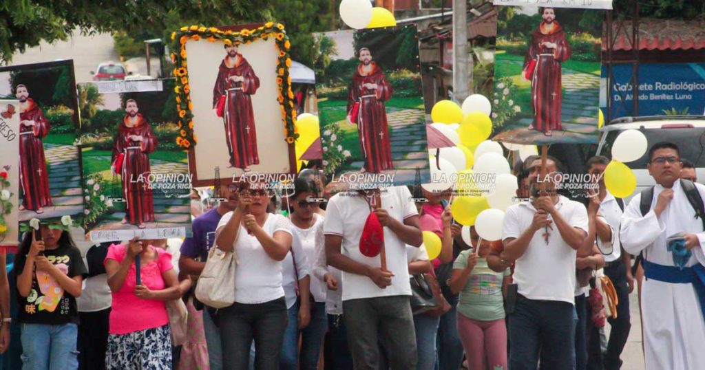 Llegan para venerar a San Francisco de Asís Llegan para venerar a san Francisco de Asís