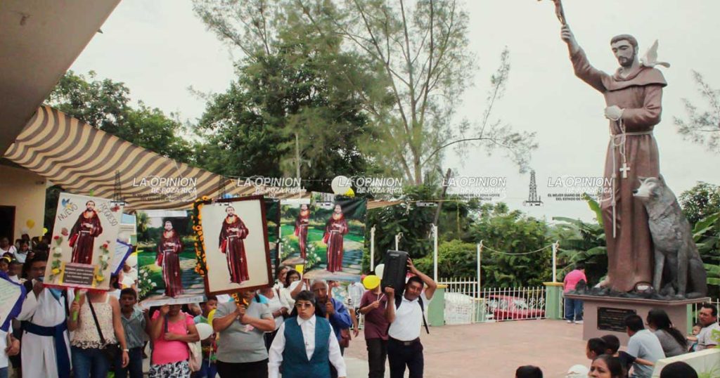 Llegan para venerar a San Francisco de Asís Llegan para venerar a san Francisco de Asís
