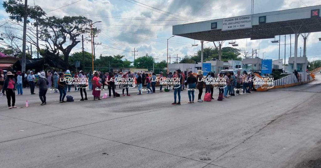 Plantón en caseta del Puente Jolopo