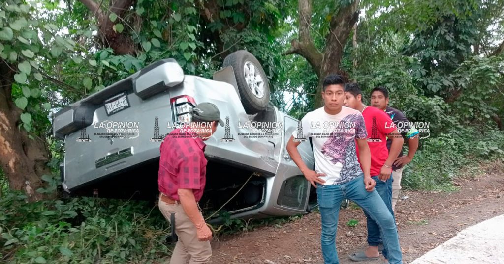 5 lesionados en volcadura: exceso de velocidad, la causa