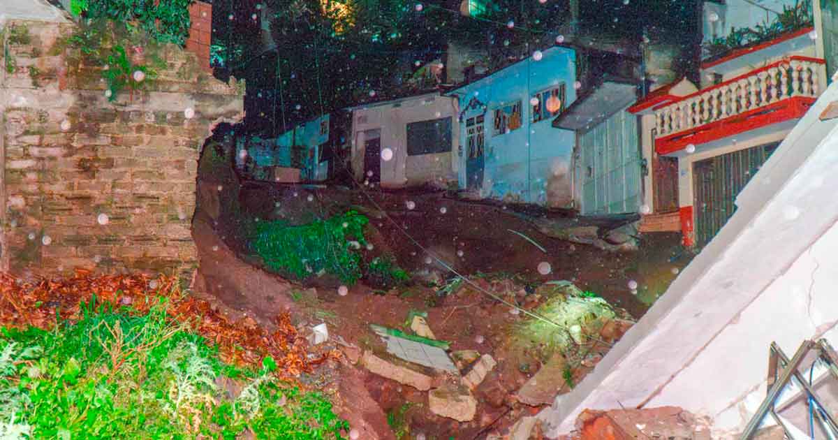 Fuertes lluvias colapsan viviendas