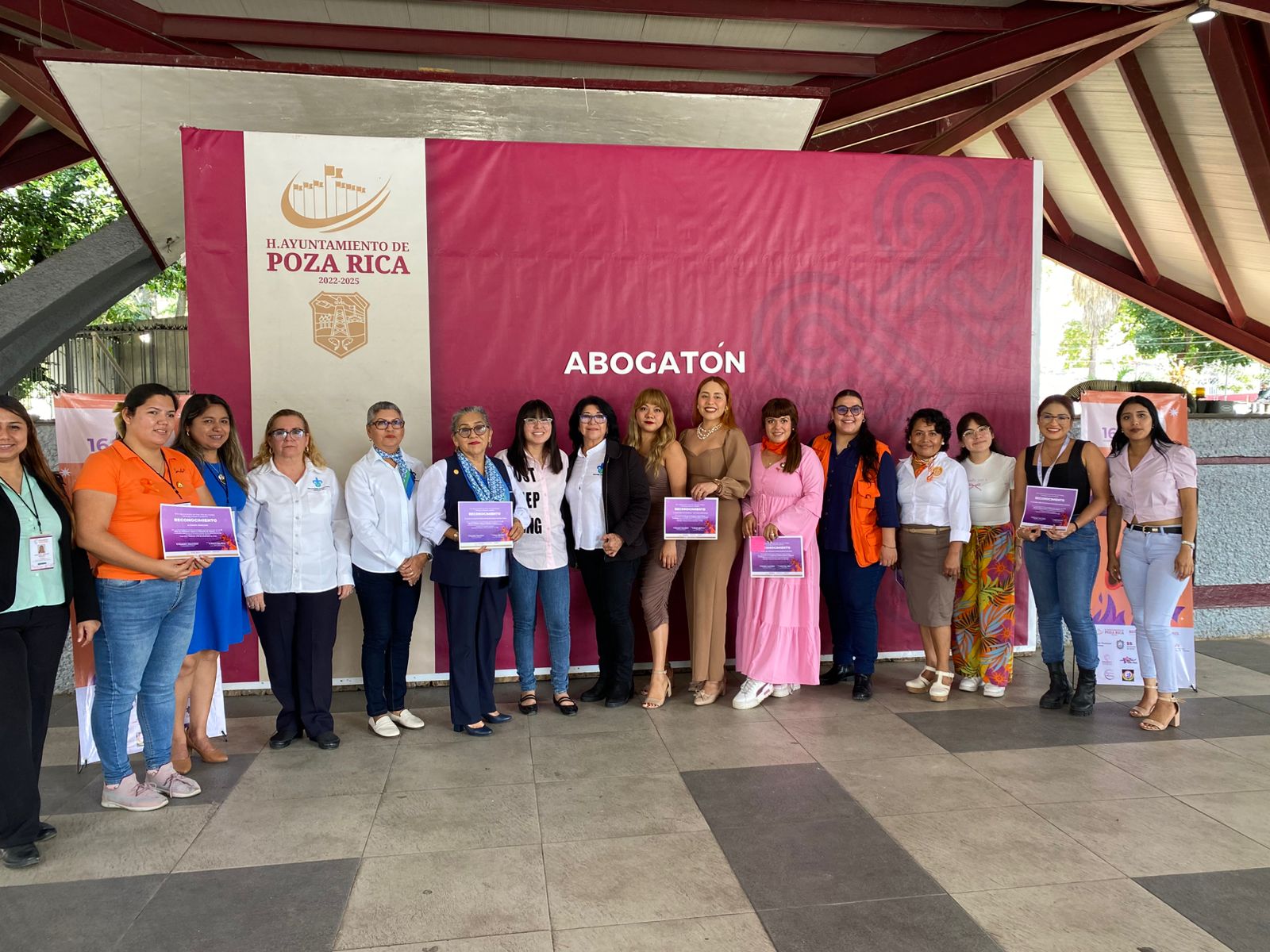 Realizan Abogatón en contra de violencia contra la mujer