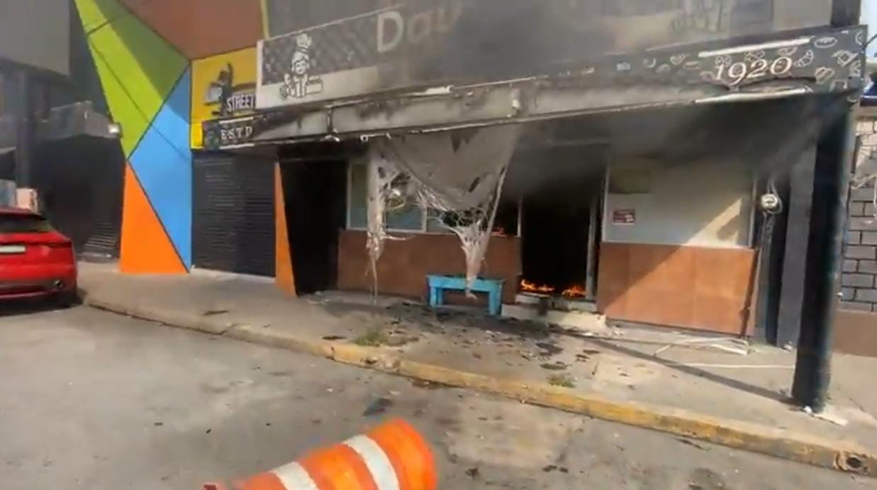 Prenden fuego a Dauzon de la 20