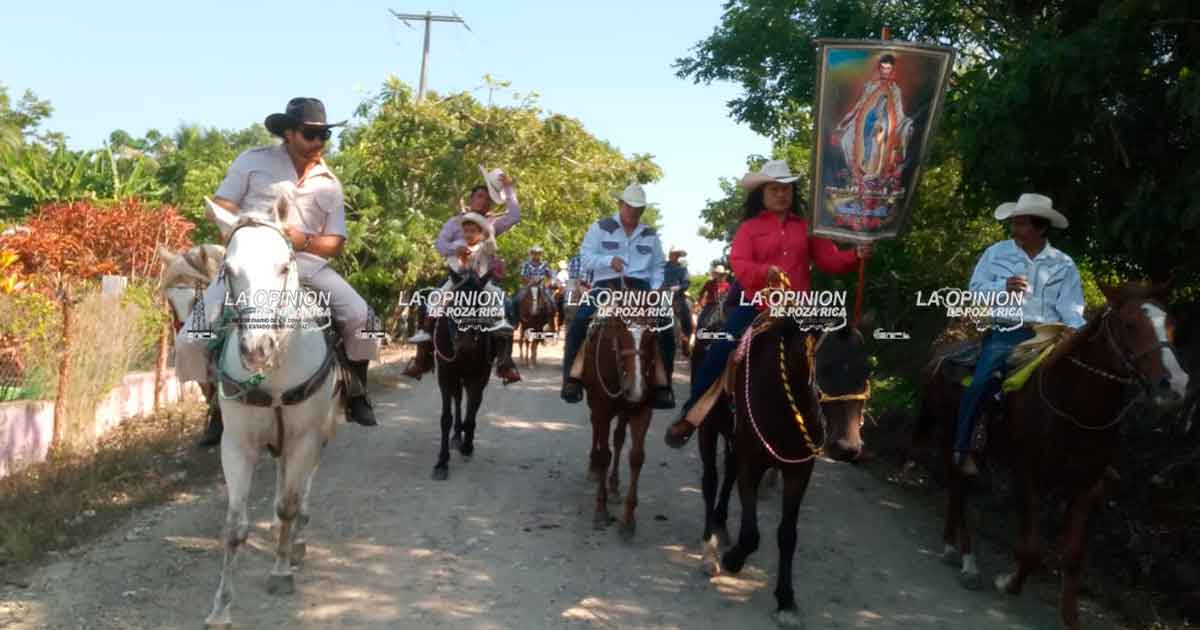 Con cabalgata honran a San Juan Diego