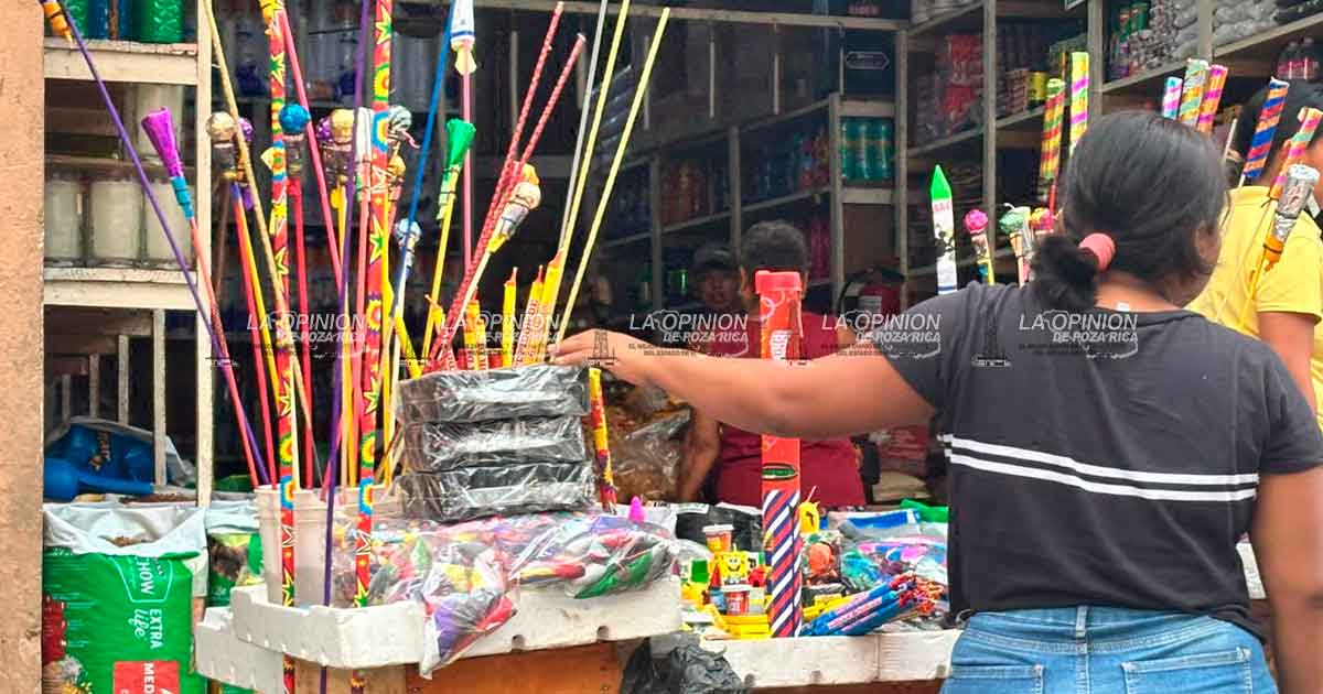 Comerciantes no cuentan con permisos Comerciantes no cuentan con permisos