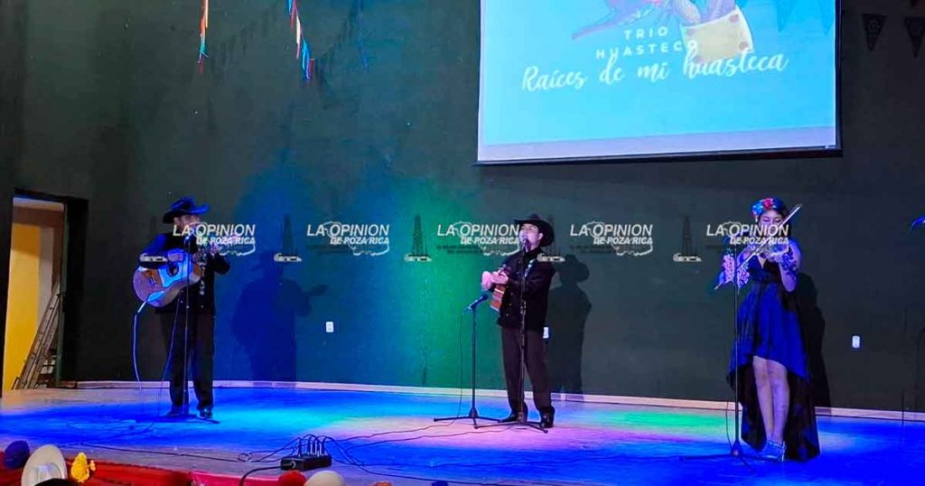 Espléndido concierto de “Raíces de mi Huasteca”