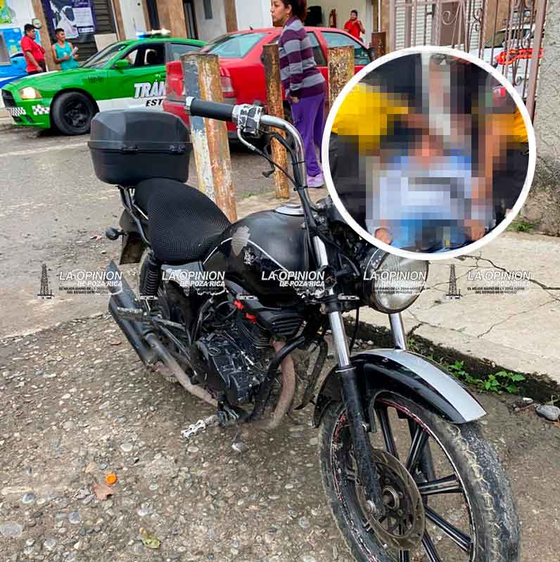 Auto derriba a motocicleta y se dio a la fuga